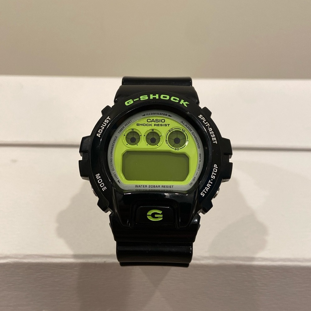 Vintage 90s Casio G Shock Limited Ed. Black/neon lime green watch 1289 DW-6900CS